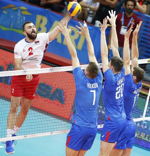 Фото Оглянулись посмотреть. Пять последних матчей мужских сборных Сербии и России 