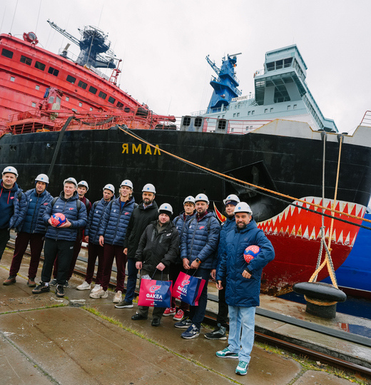 Фото Волейбол на палубе атомного ледокола 