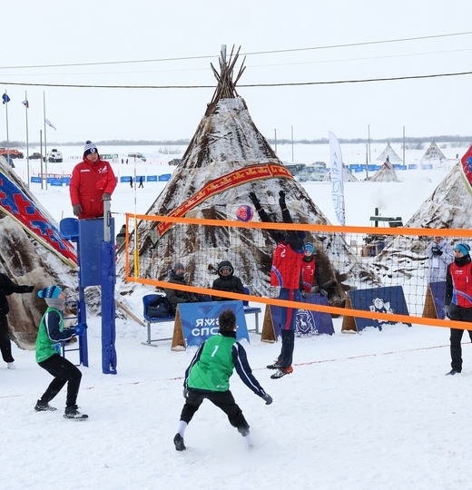 Фото В Салехарде завершился всероссийский турнир по волейболу на снегу
